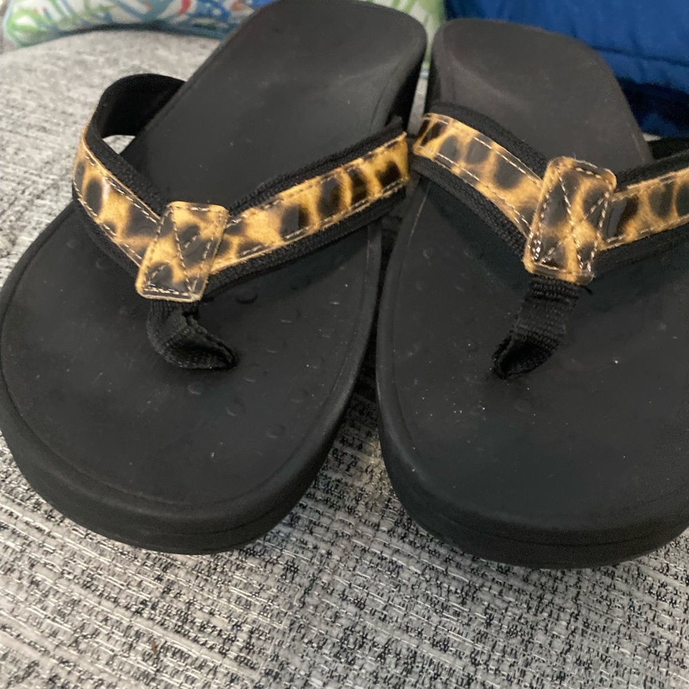 Vionic leopard print size 10 - Picture 3 of 4